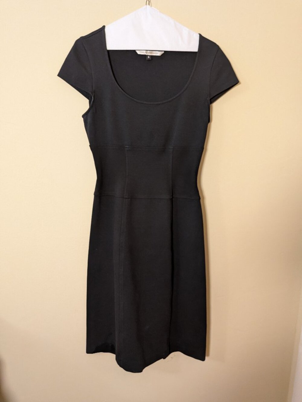 Diane von Furstenberg Dress size six women's